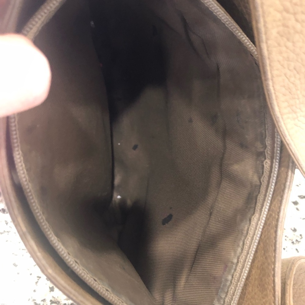 The Sak brown leather shoulder bag. Top zip. Casual outside zip pocket - Picture 10 of 15